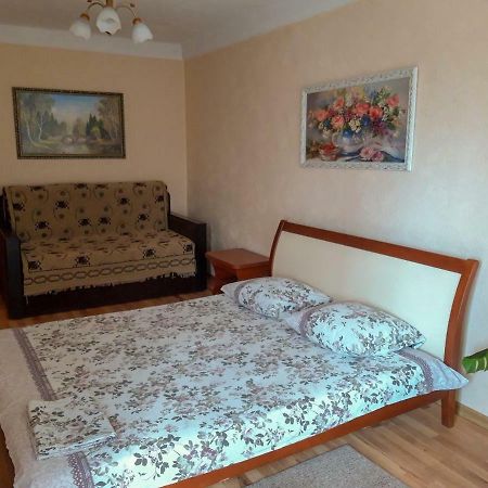 Apartment On Livoberezna Metro Station Київ Екстер'єр фото