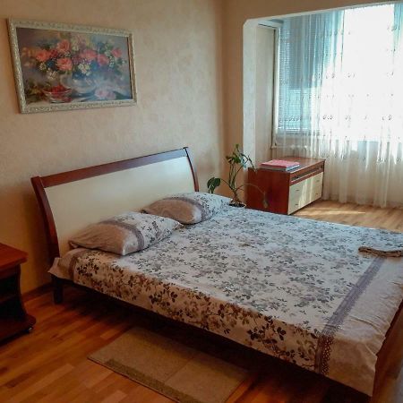 Apartment On Livoberezna Metro Station Київ Екстер'єр фото